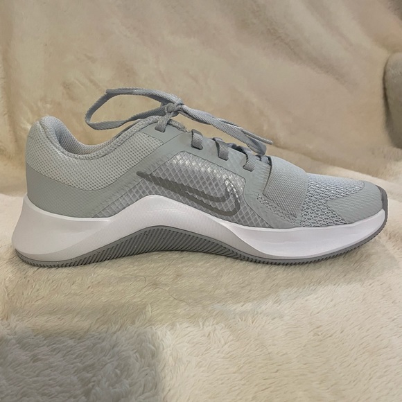 New with box Nike women’s MC Trainer 2 size 5. - Picture 2 of 8